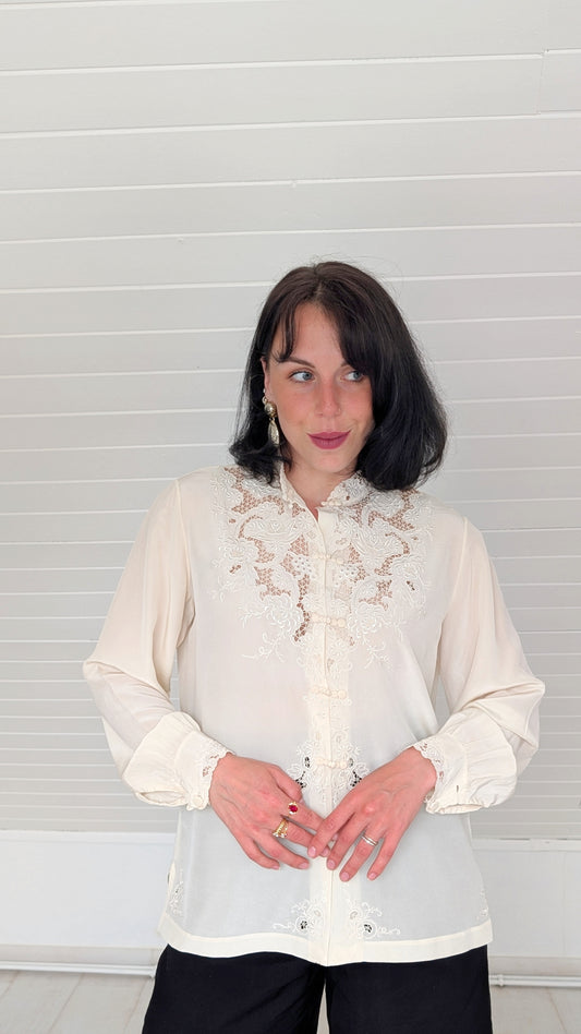 Blouse soie à broderies T40