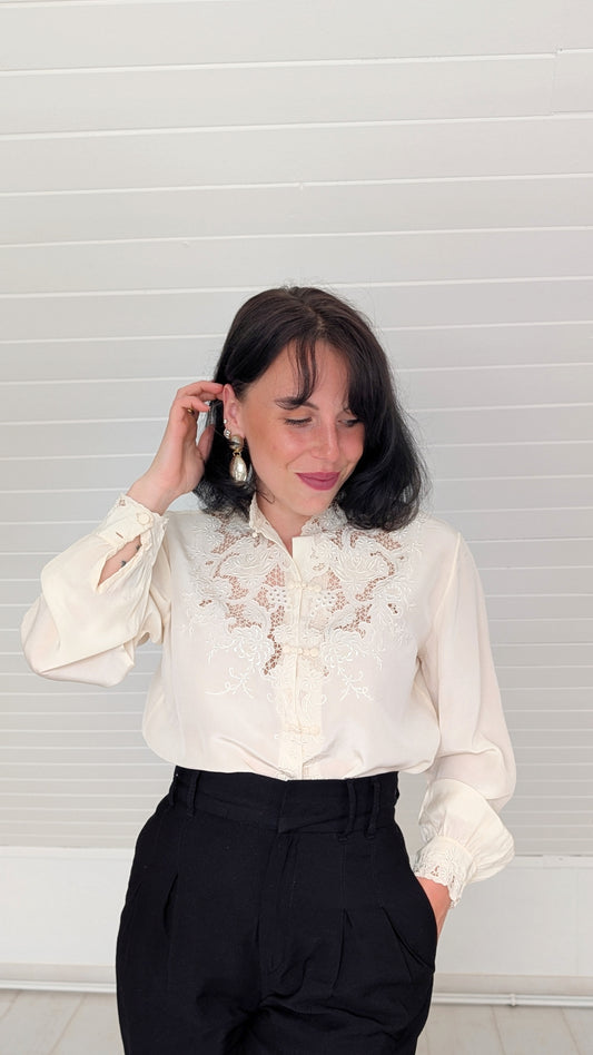 Blouse soie à broderies T40