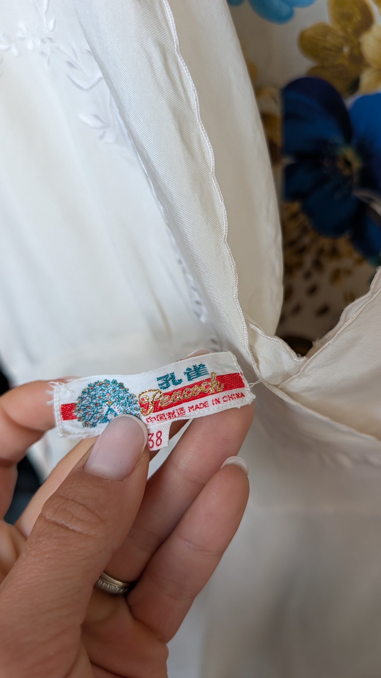 Robe soie broderies manuelles T40