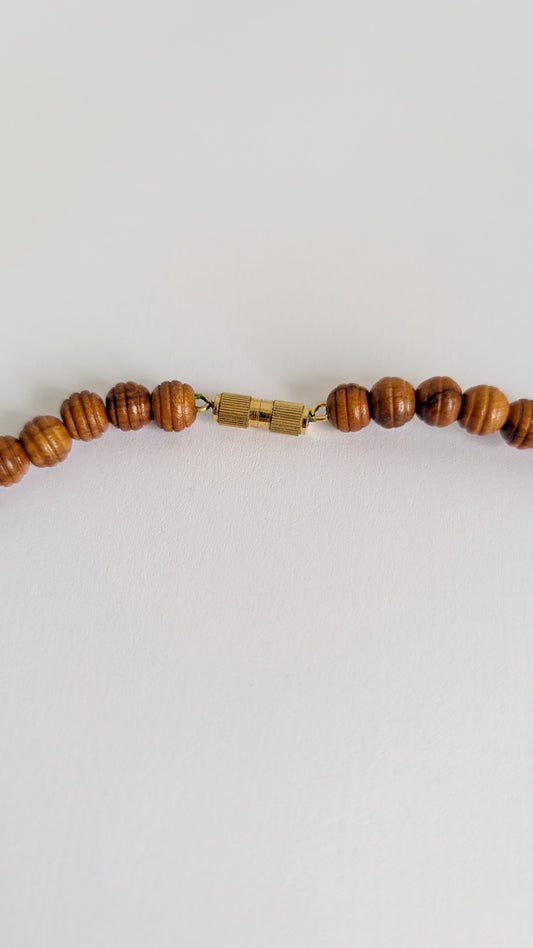Collier à perles ancien en bois