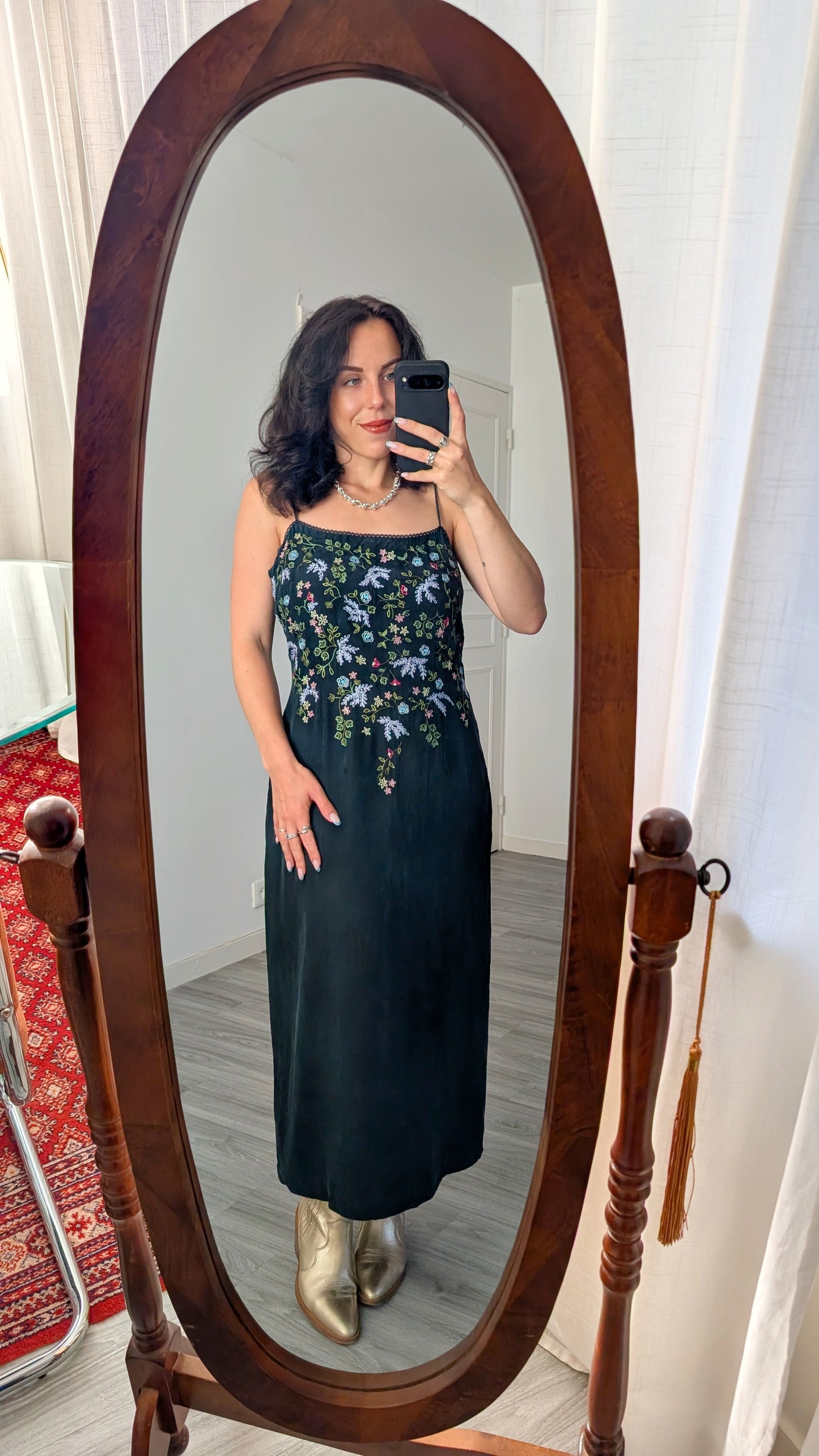 Robe soie brodée T38