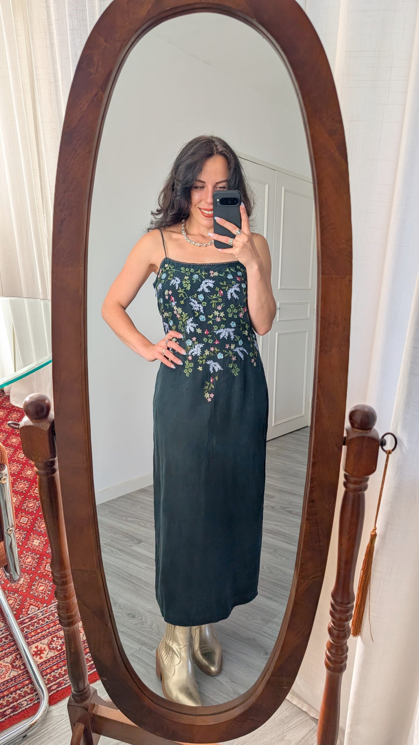 Robe soie brodée T38