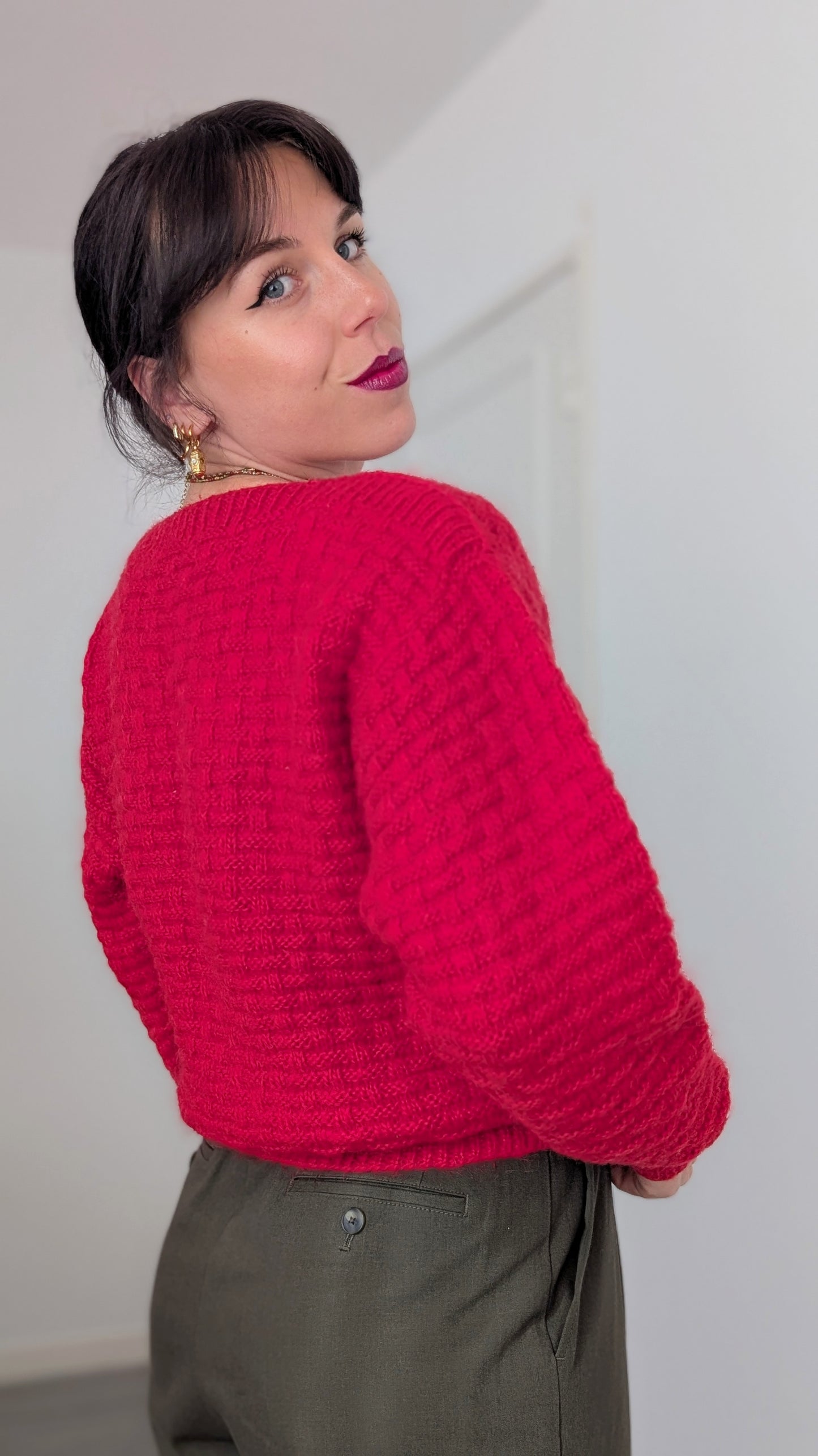 Pull tricoté main laine douce T36-38