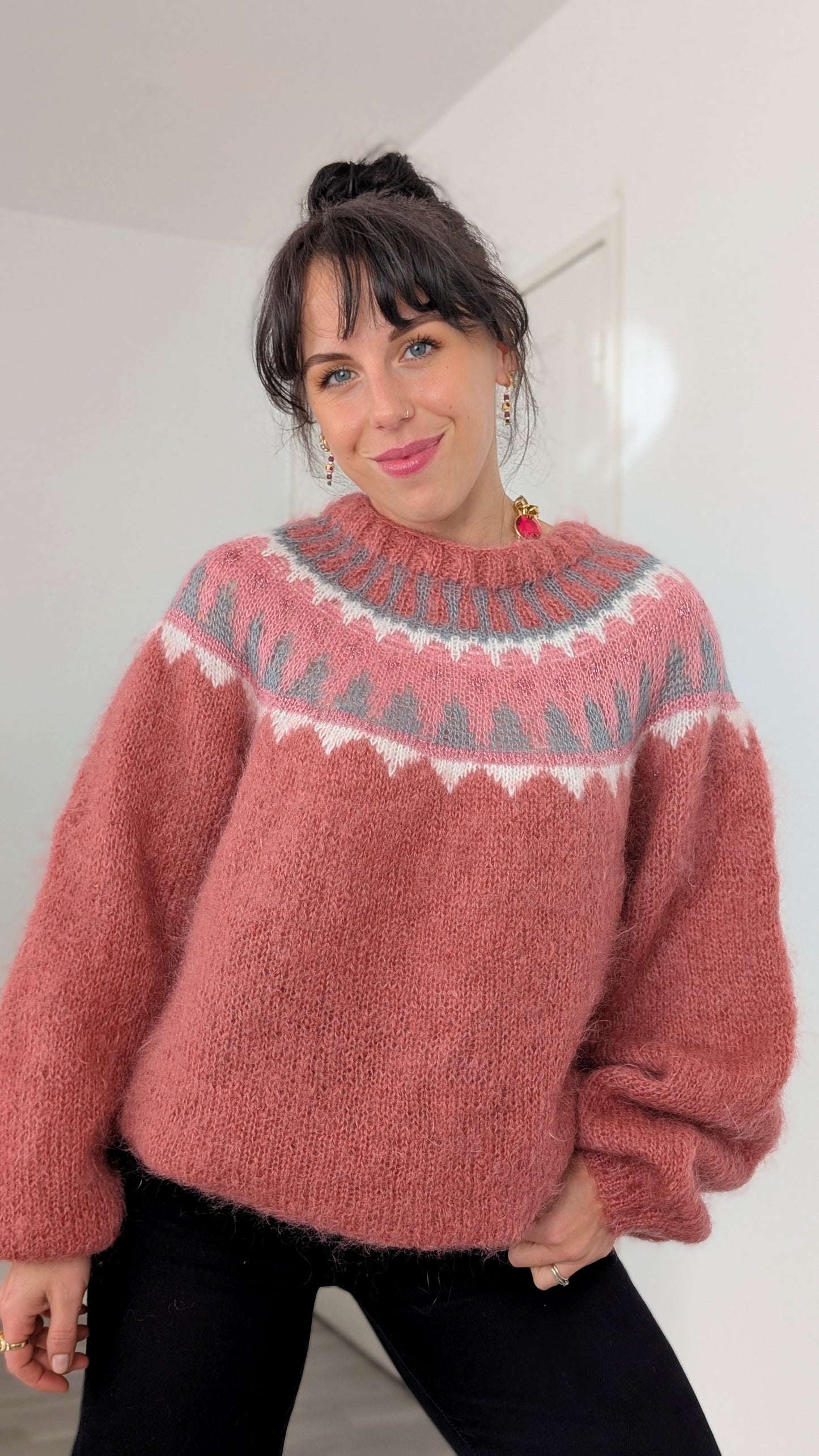 Pull laine tricoté main jusqu'à un 44