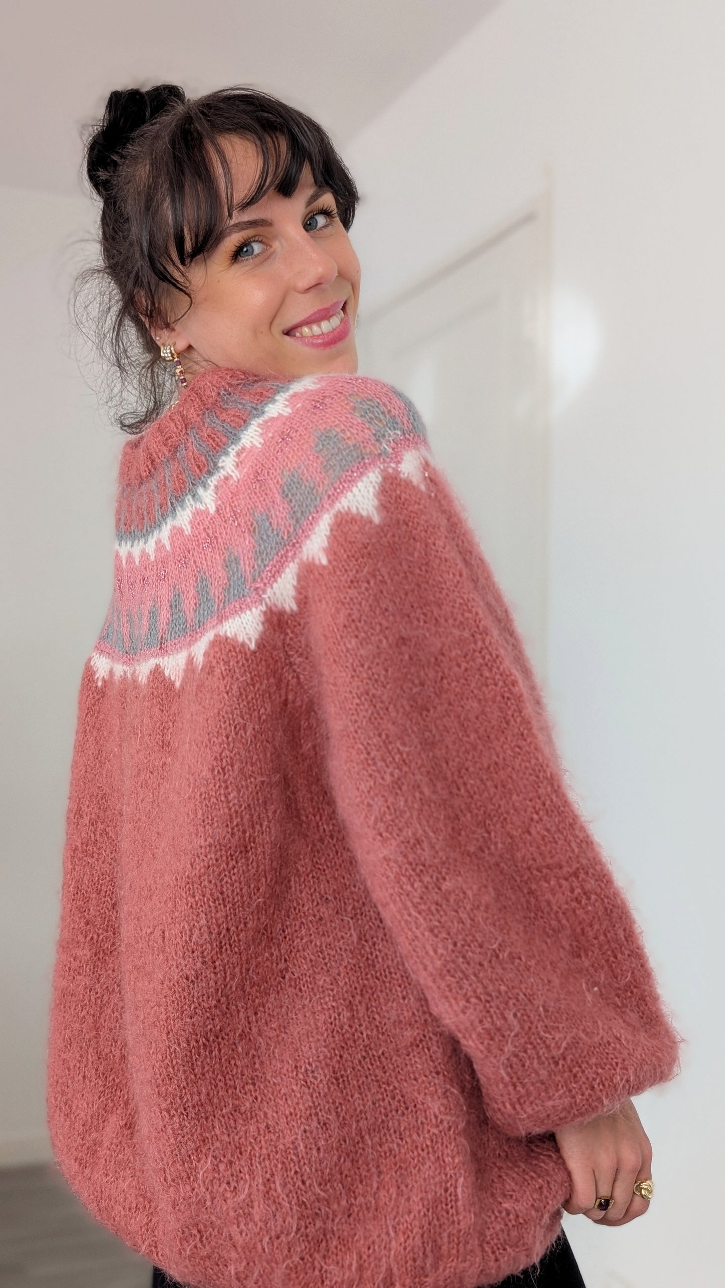 Pull laine tricoté main jusqu'à un 44