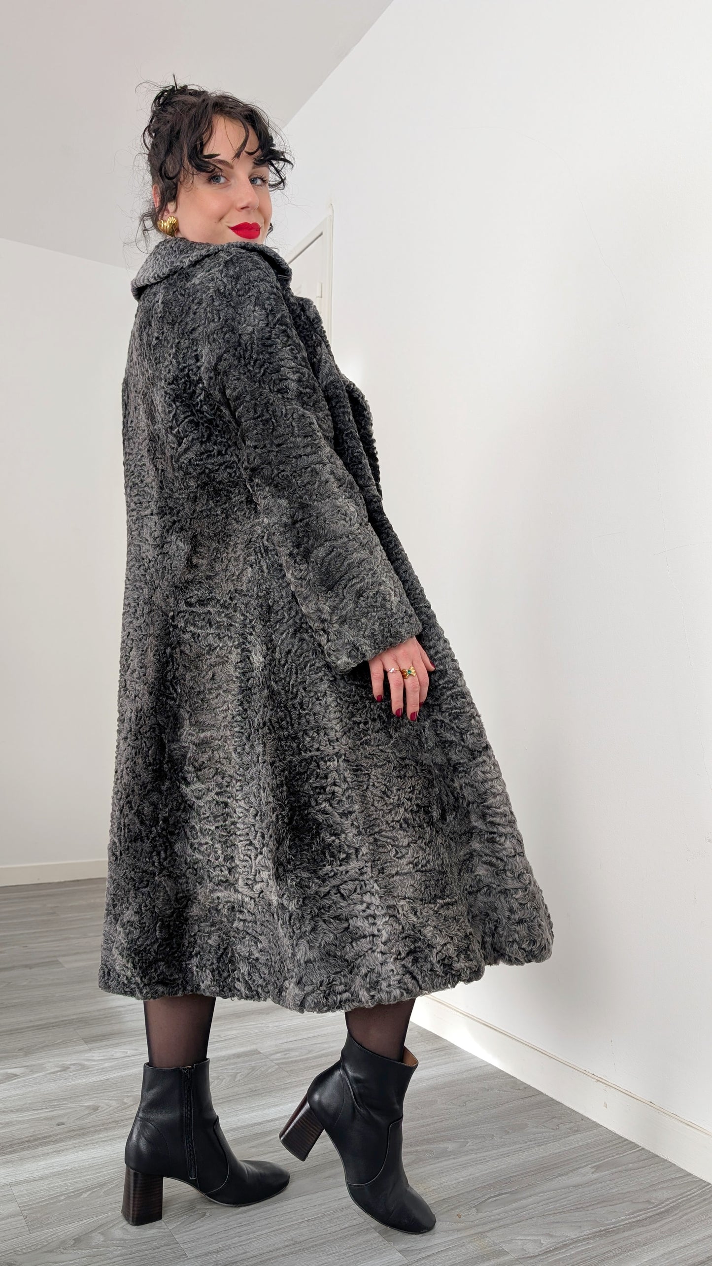 Manteau laine astrakan T38