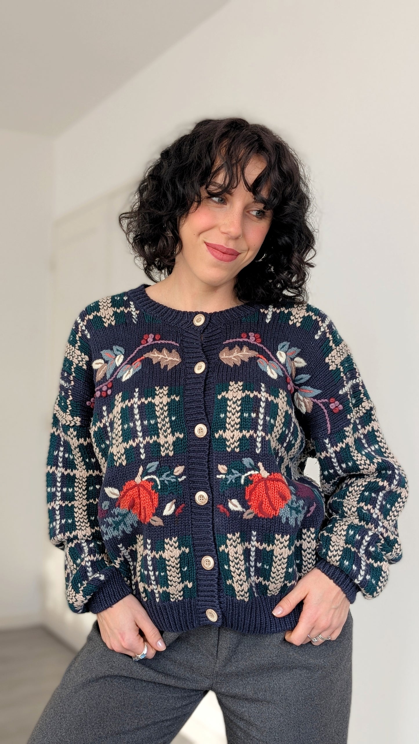 Cardigan brodé main coton et ramie du 40 au 44