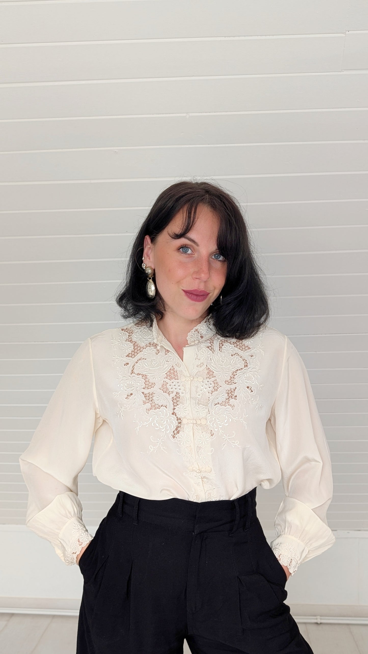 Blouse soie à broderies T40