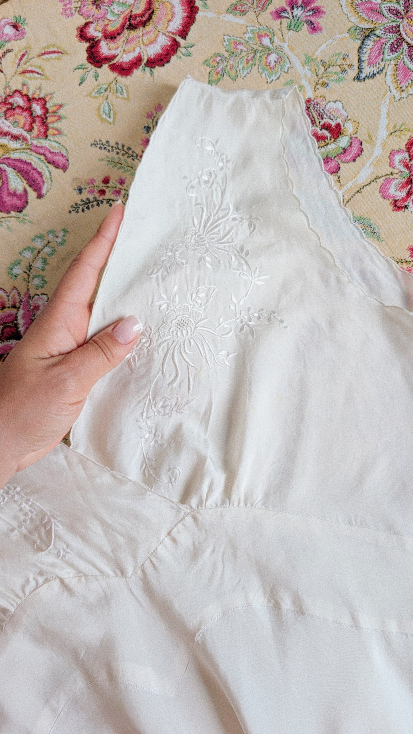Robe soie broderies manuelles T40