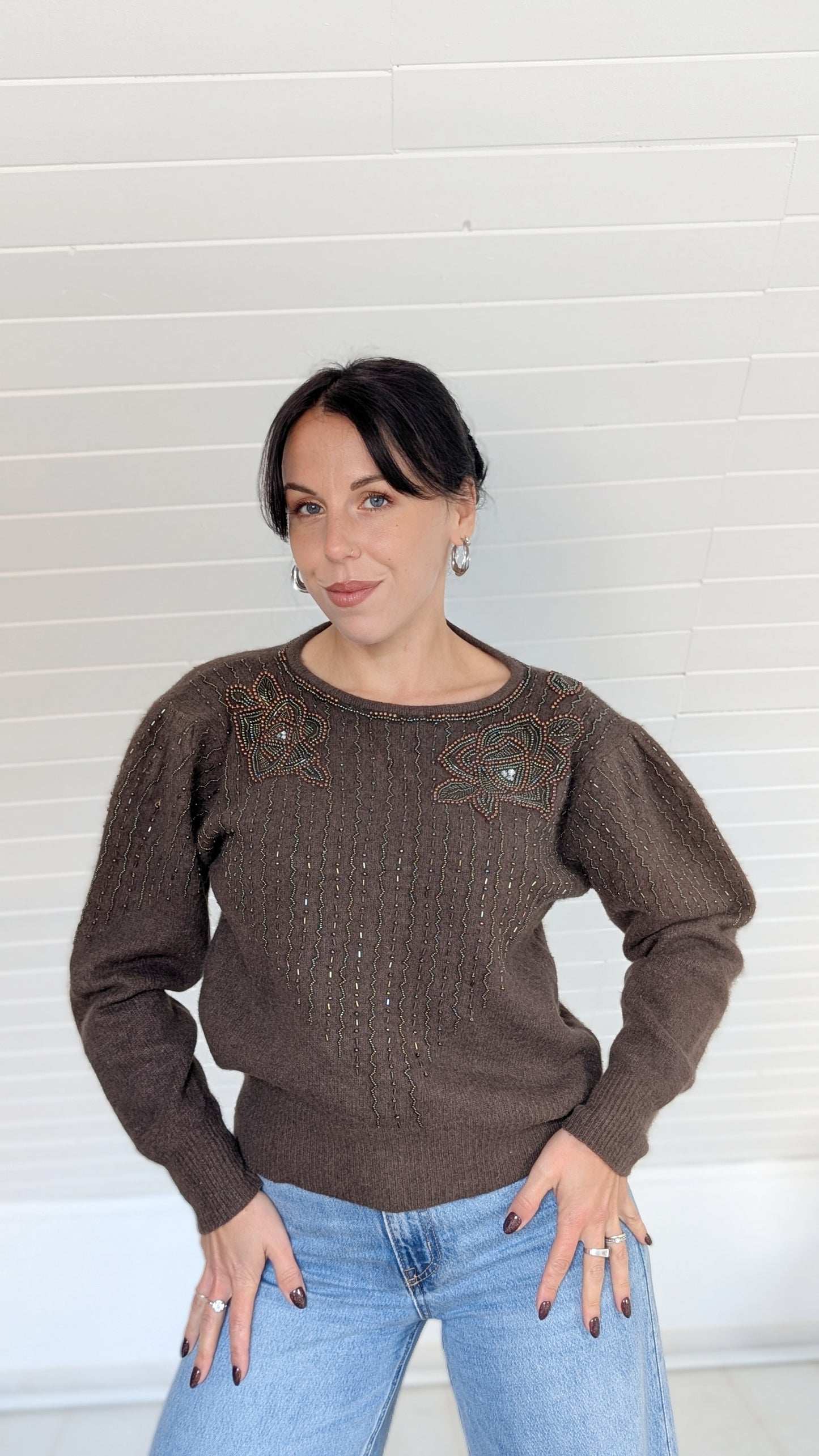 Pull brodé main angora T38