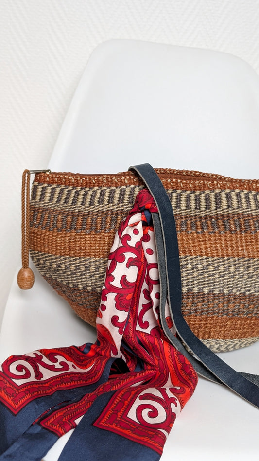 Sac/panier raphia tressée avec foulard soie