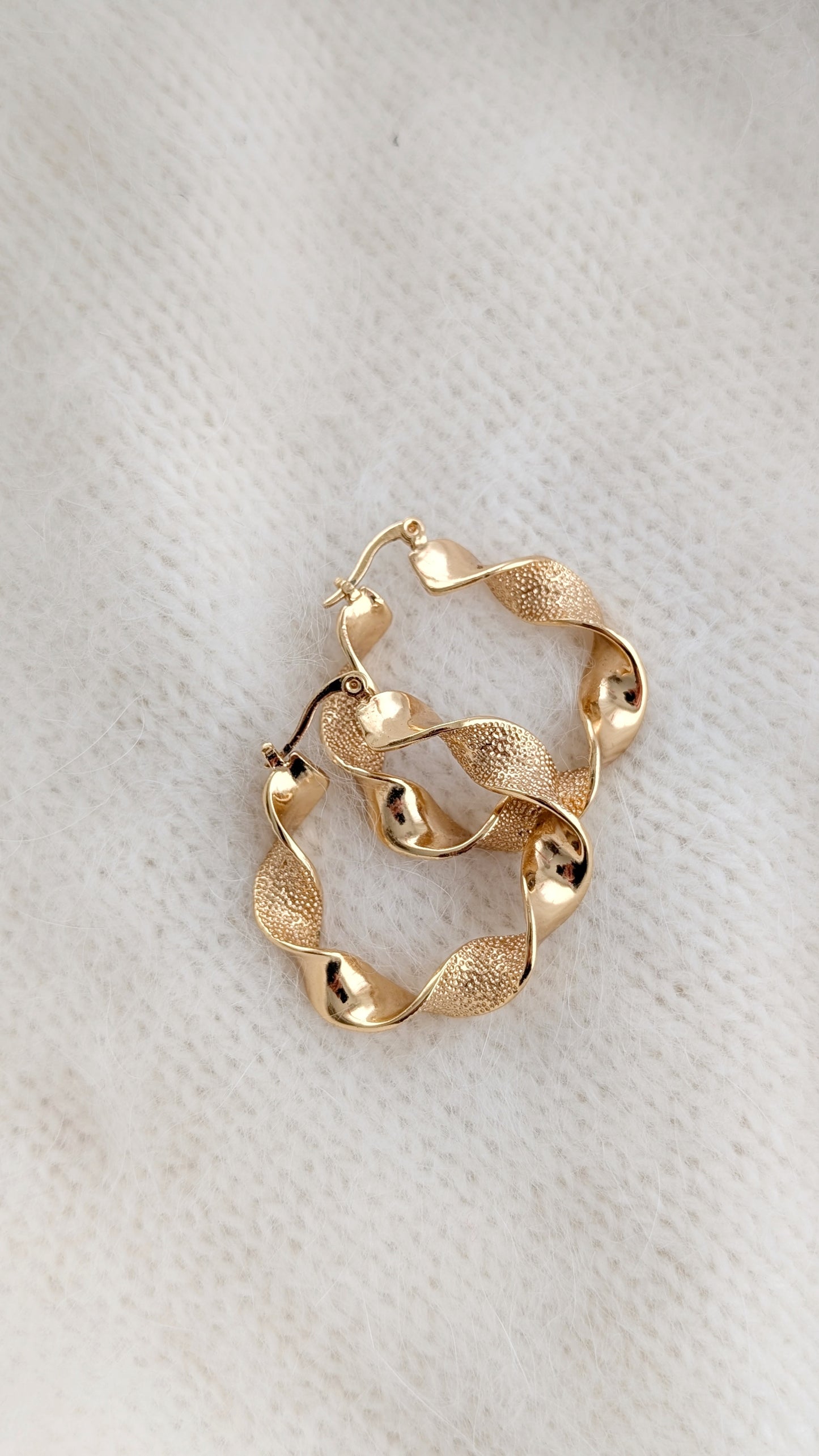 Boucles d'oreilles créoles plaquées or