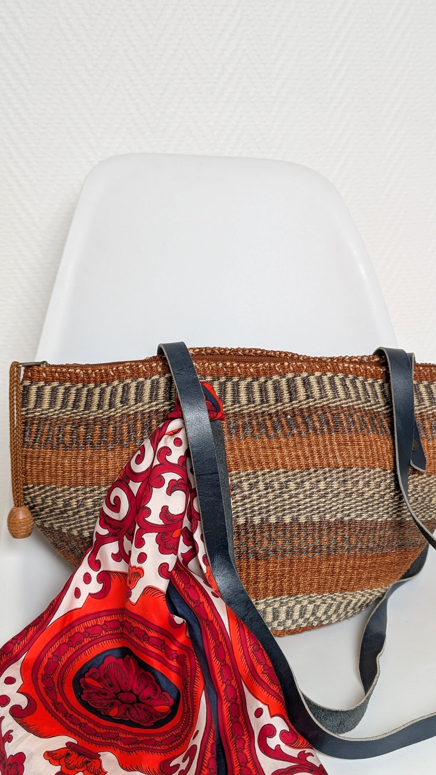 Sac/panier raphia tressée avec foulard soie