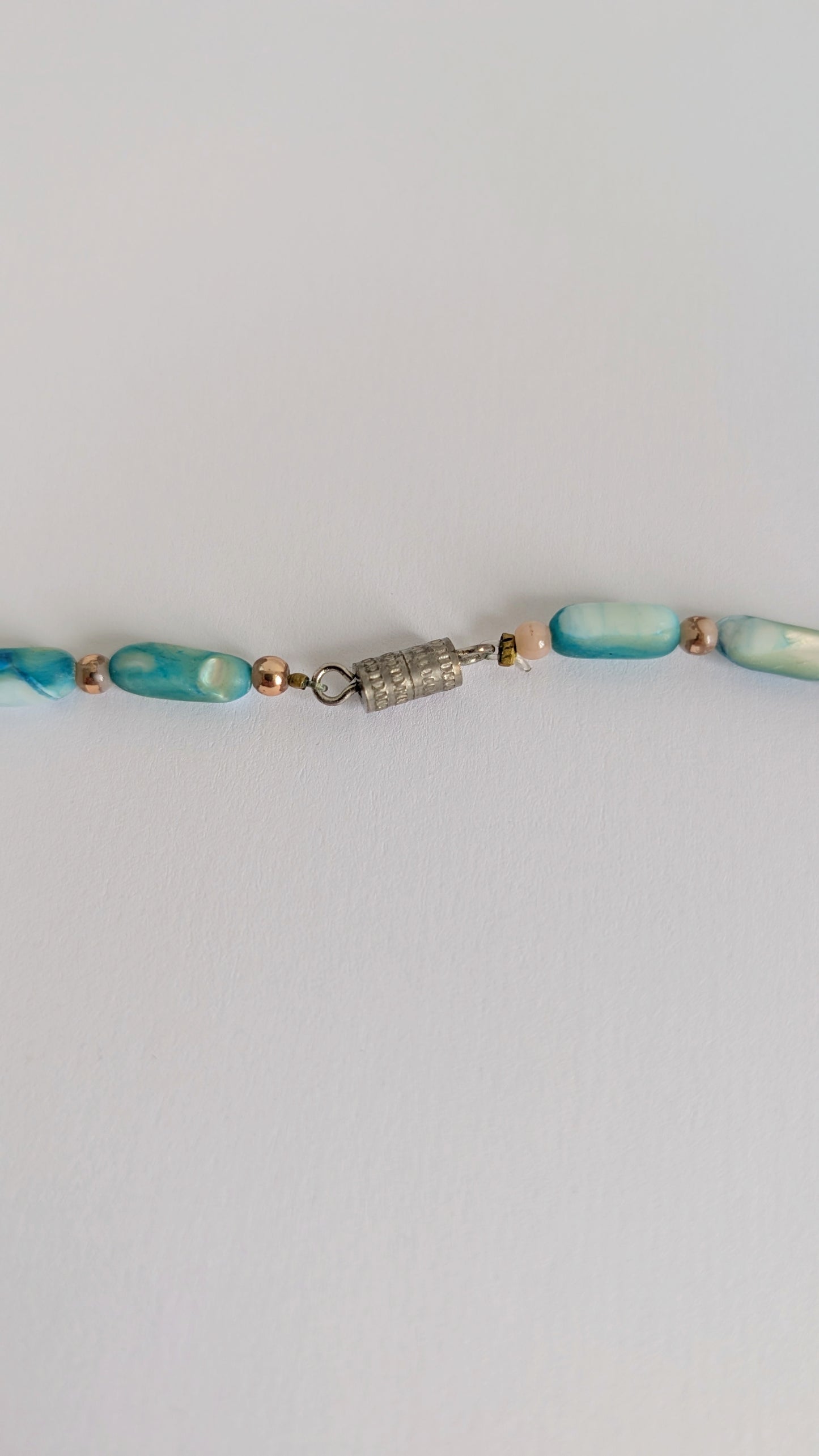 Collier à perles en pierres