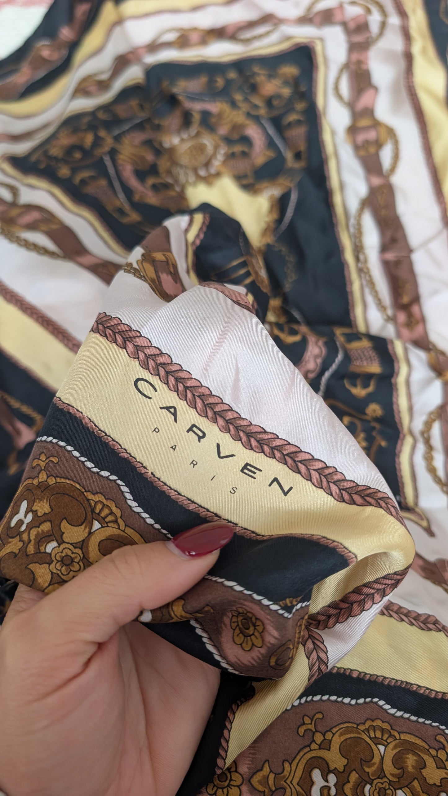 Foulard soie Carven