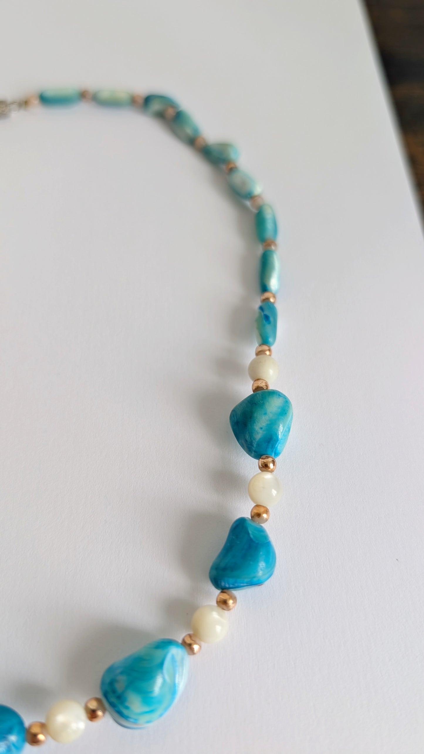 Collier à perles en pierres