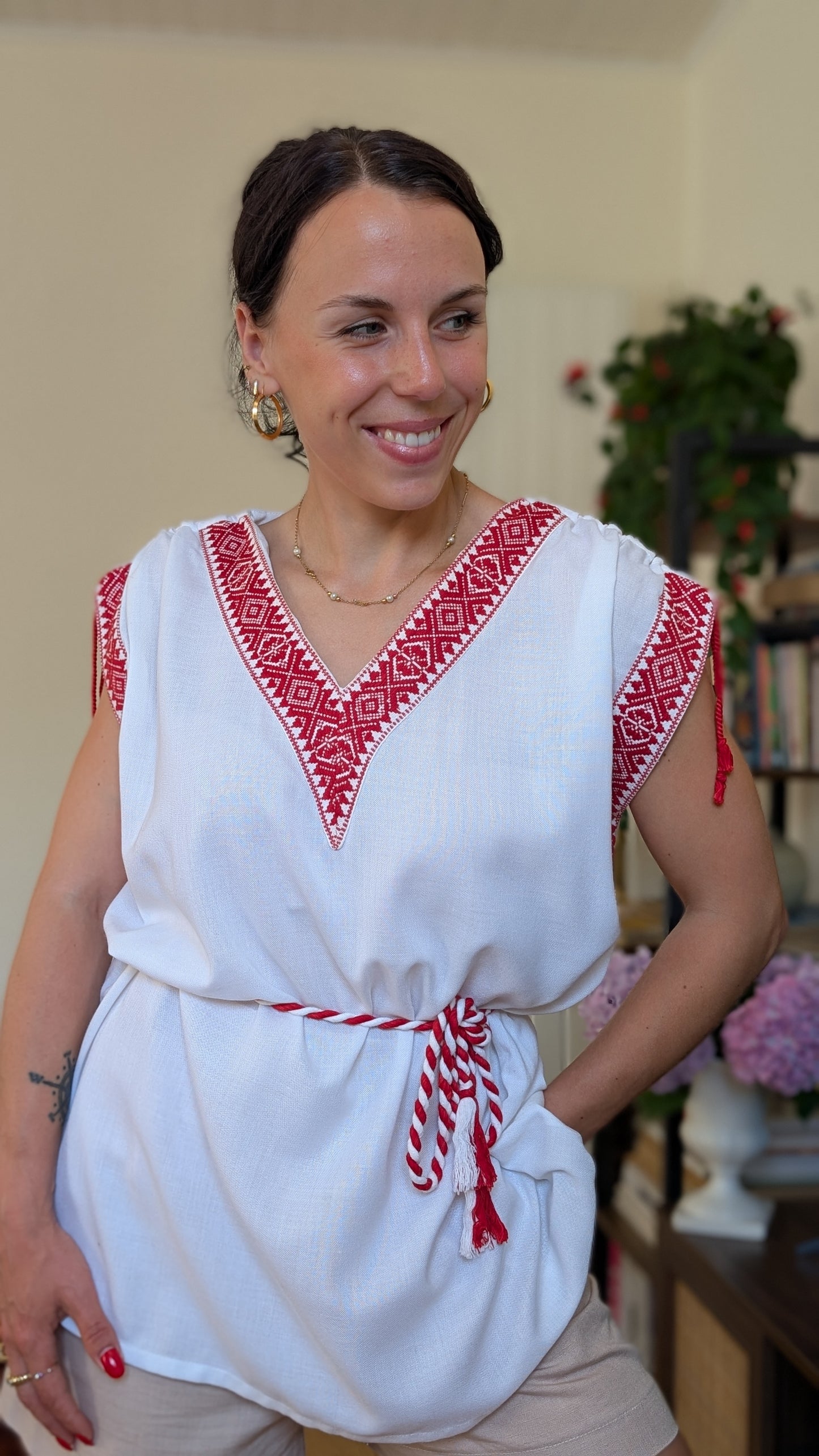 Haut 70s brodé viscose T42