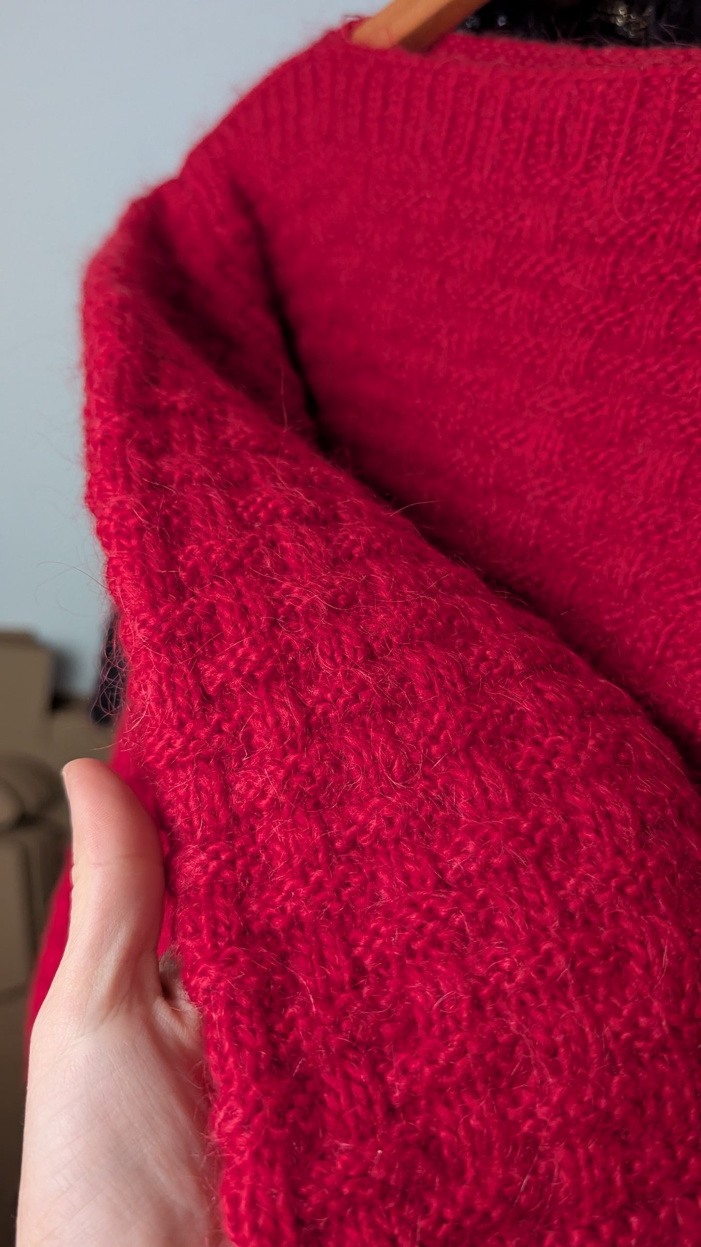 Pull tricoté main laine douce T36-38