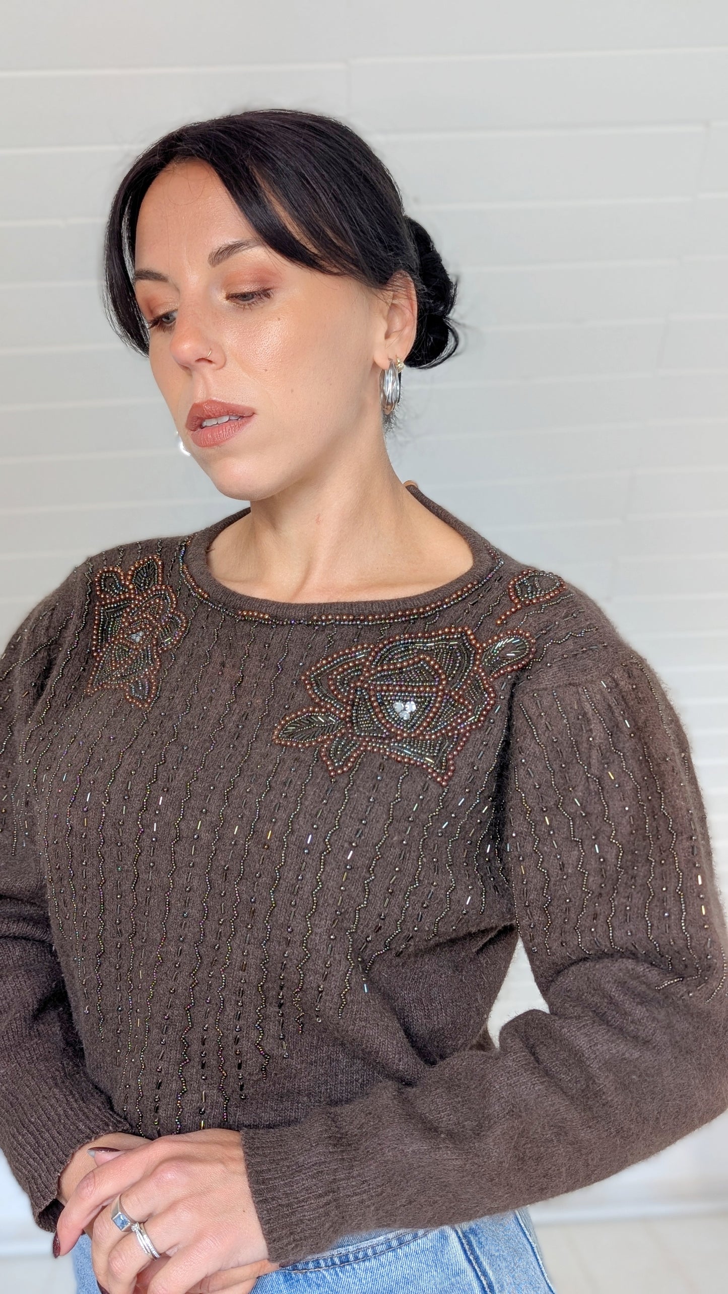 Pull brodé main angora T38