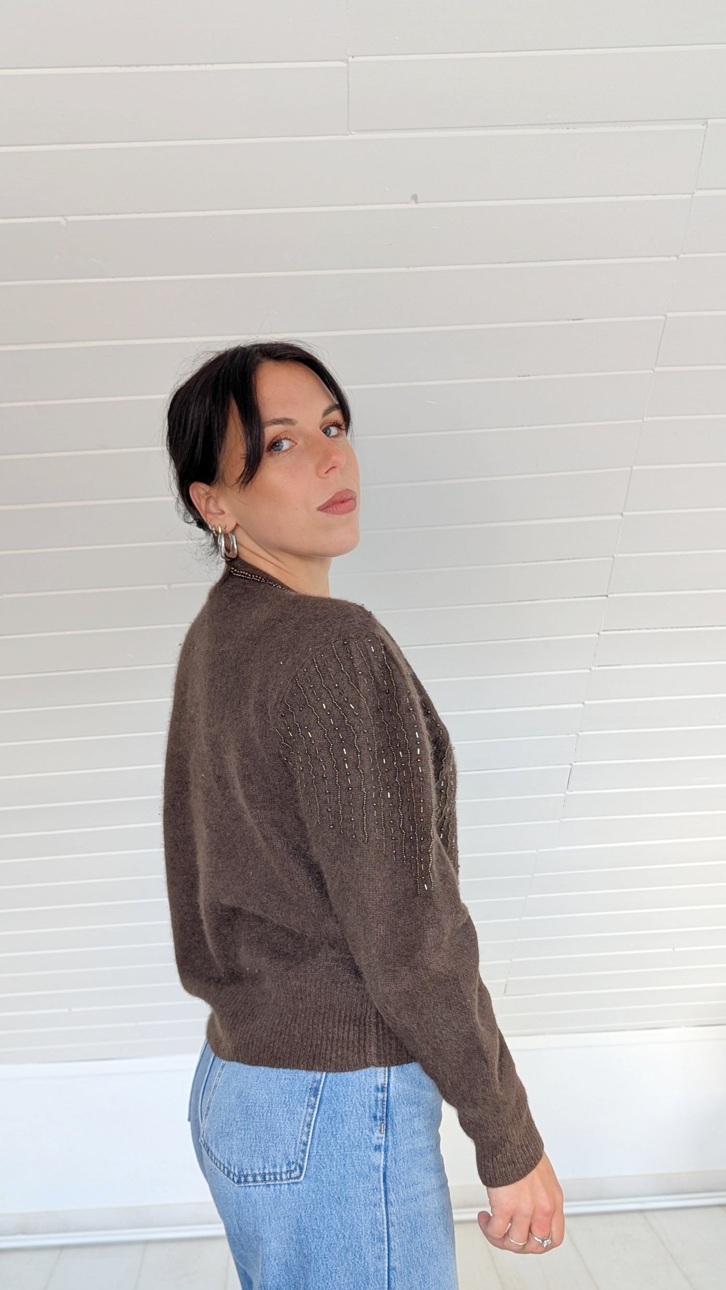 Pull brodé main angora T38