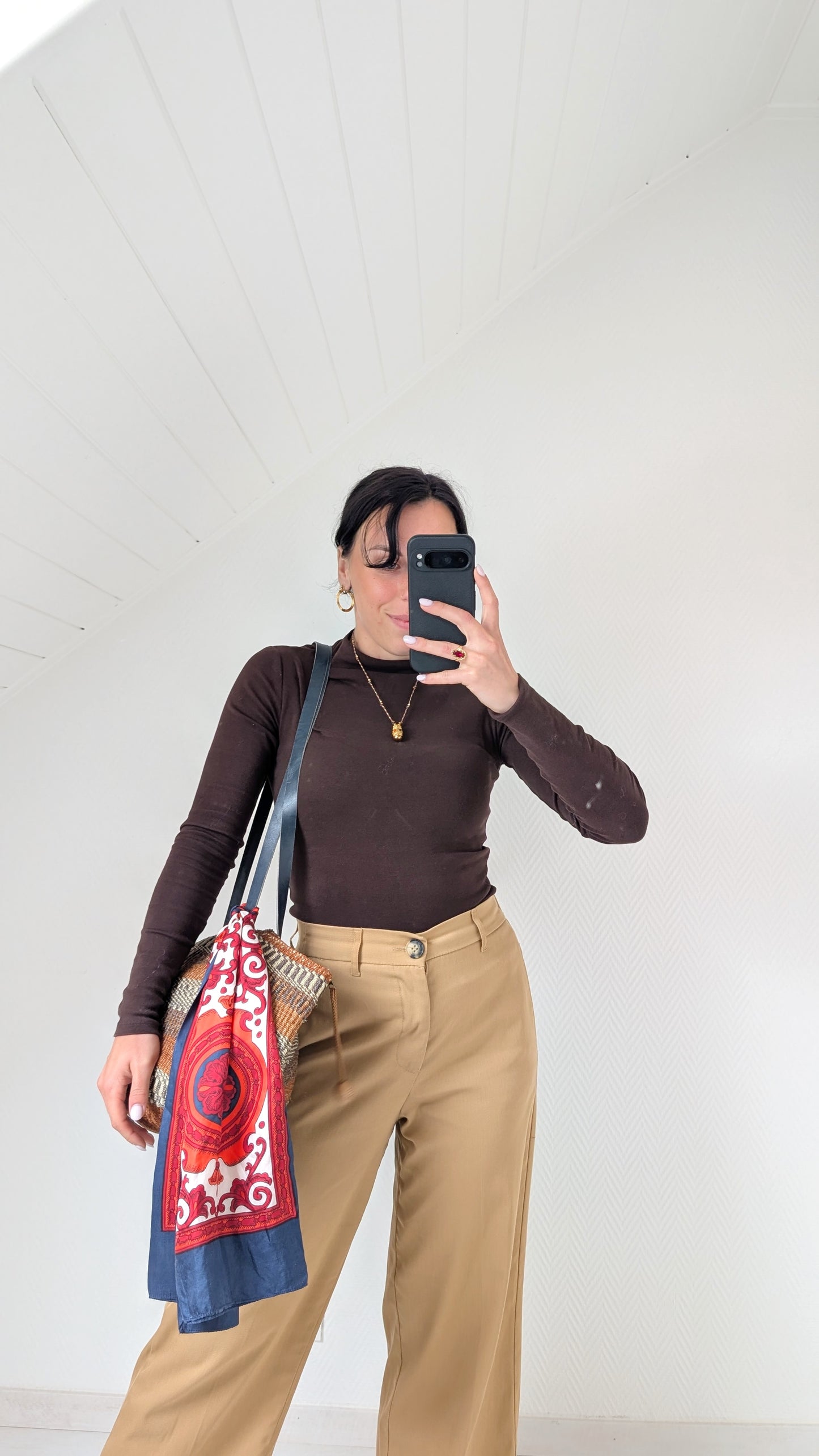Sac/panier raphia tressée avec foulard soie