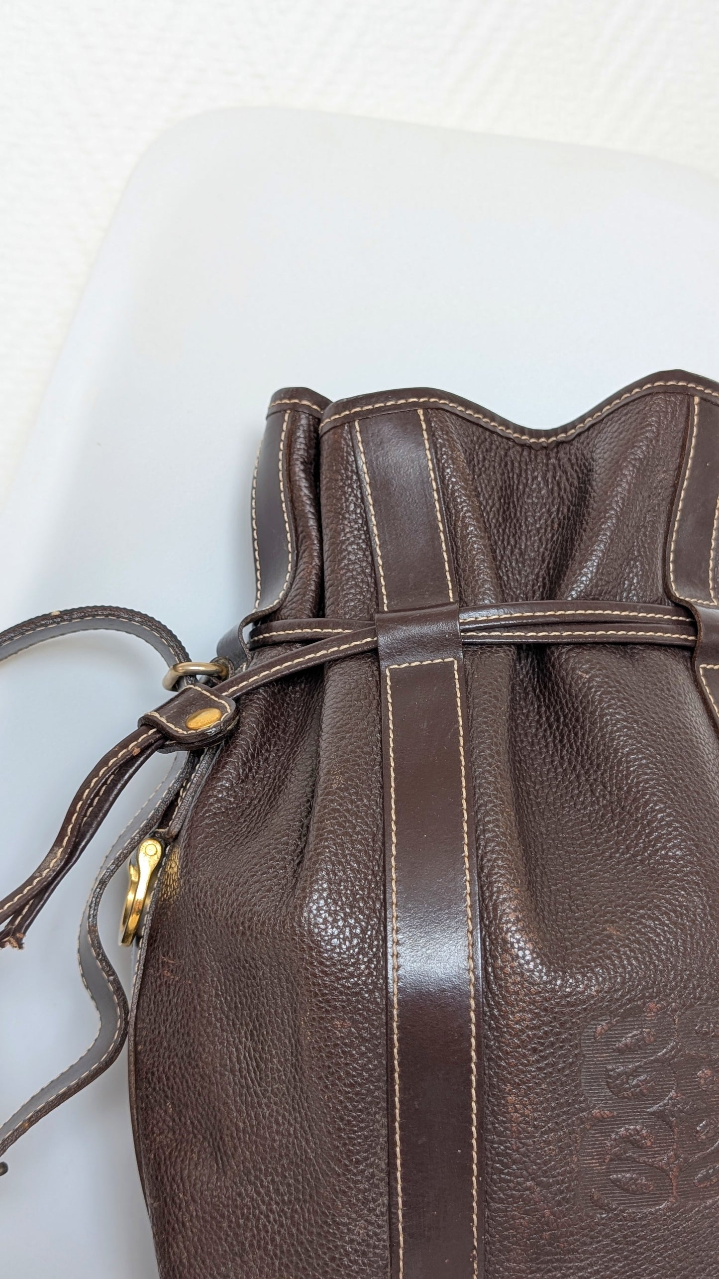 Sac seau en cuir 1980
