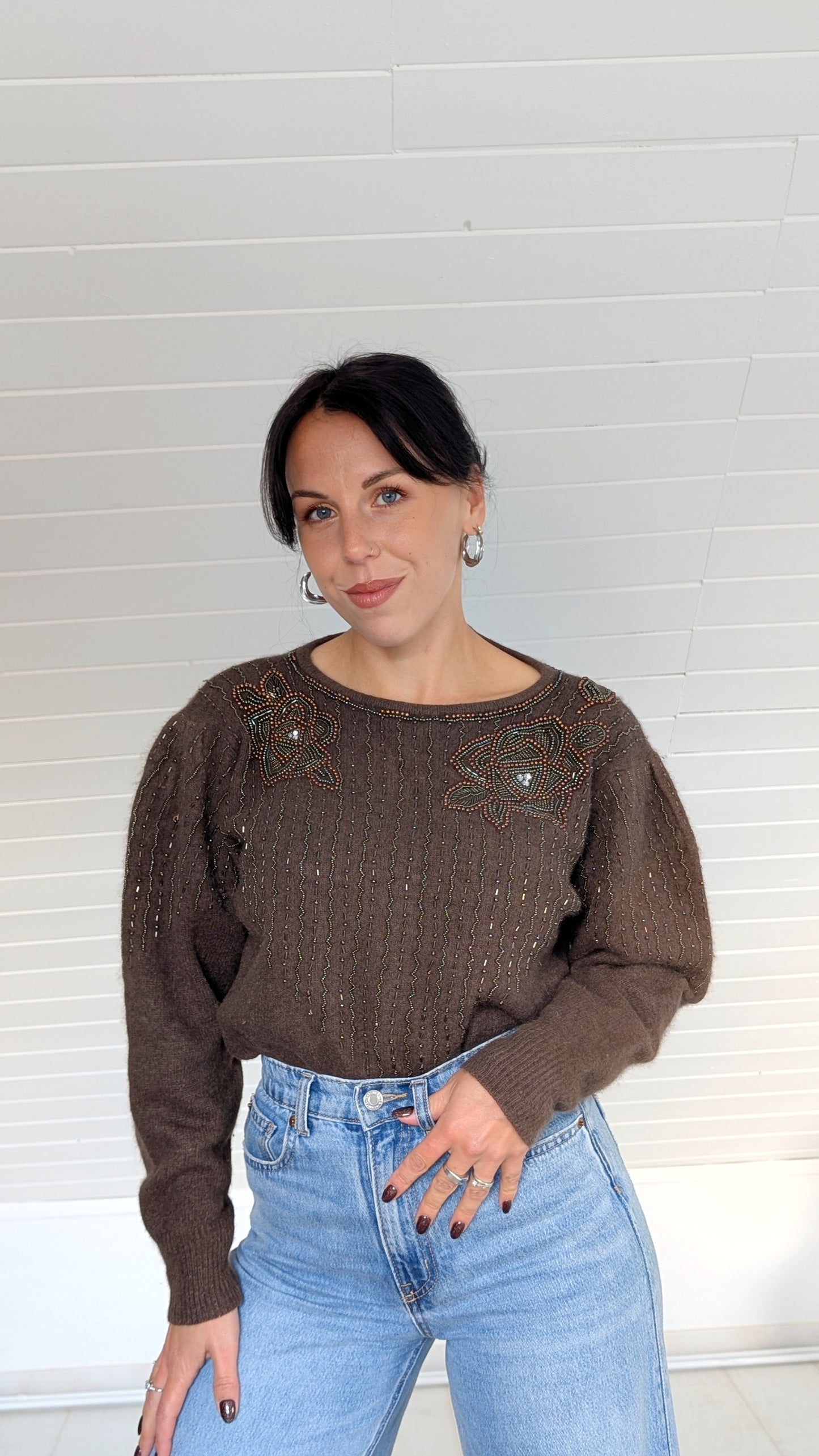 Pull brodé main angora T38