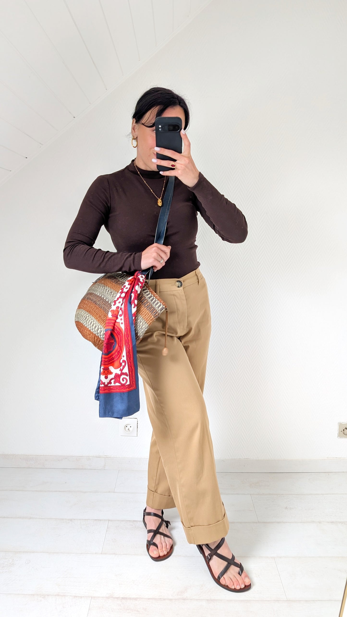 Sac/panier raphia tressée avec foulard soie