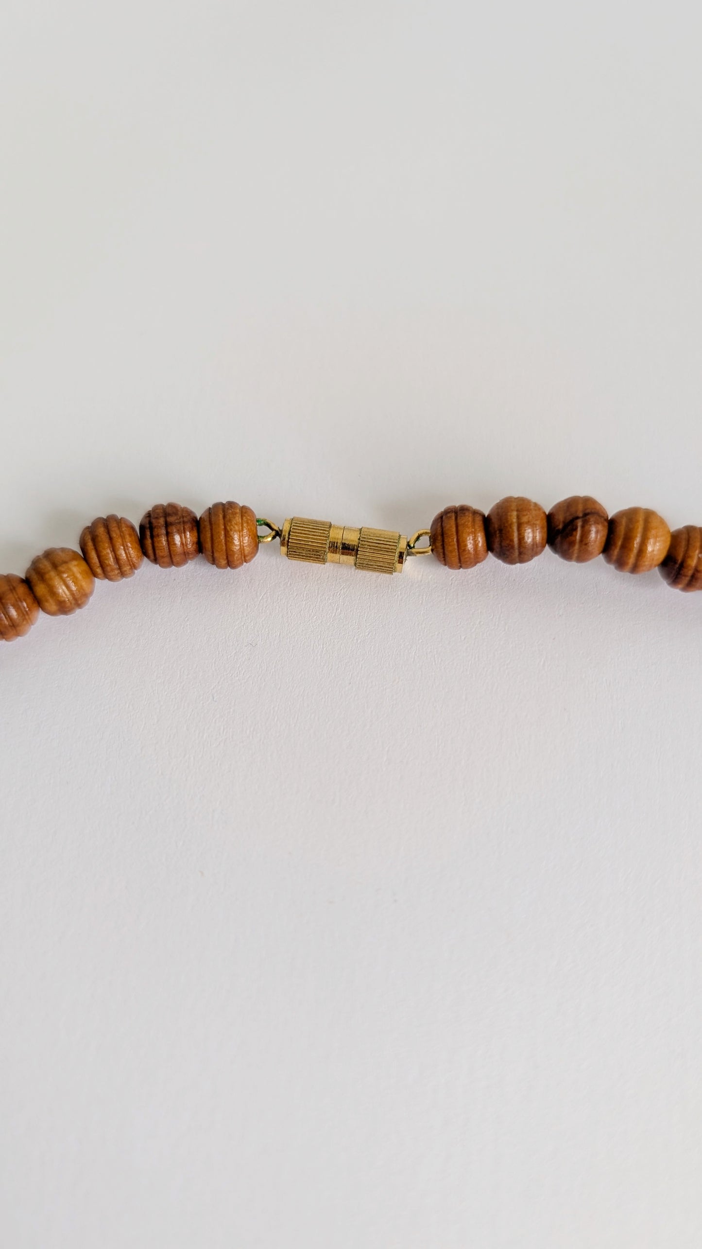 Collier à perles ancien en bois