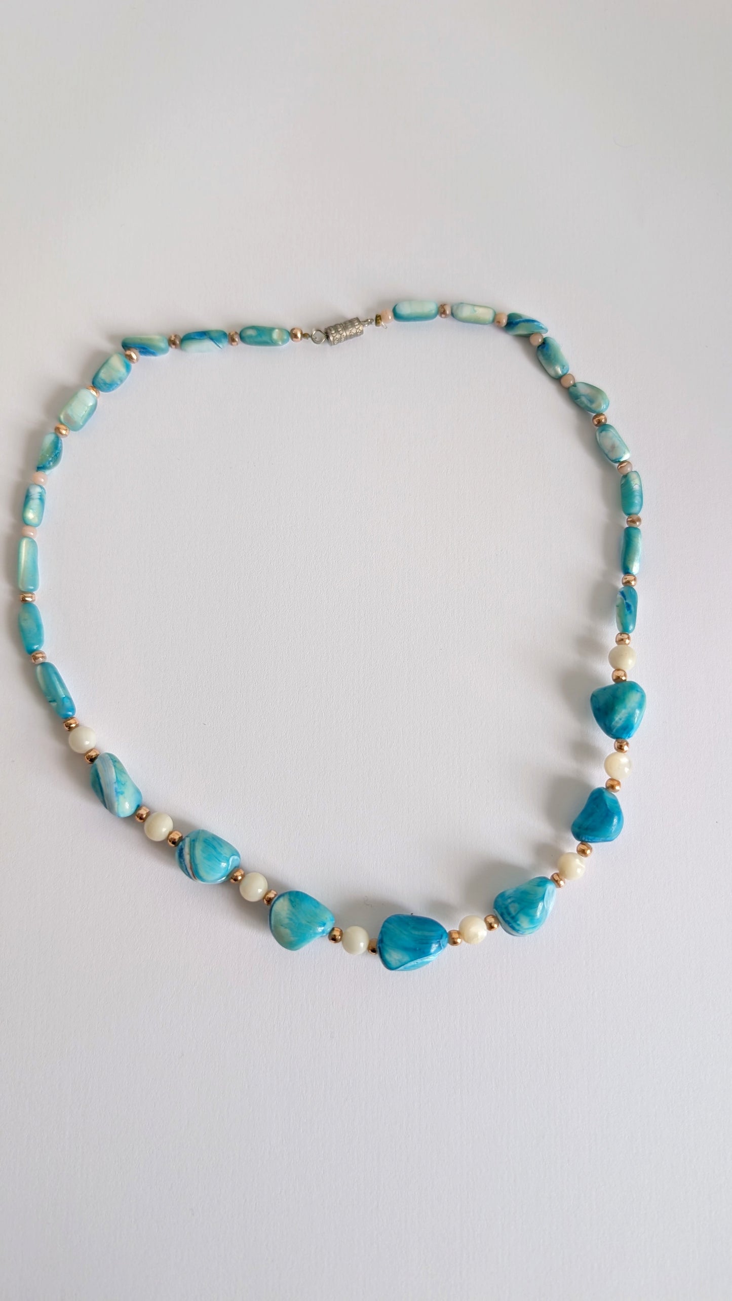 Collier à perles en pierres
